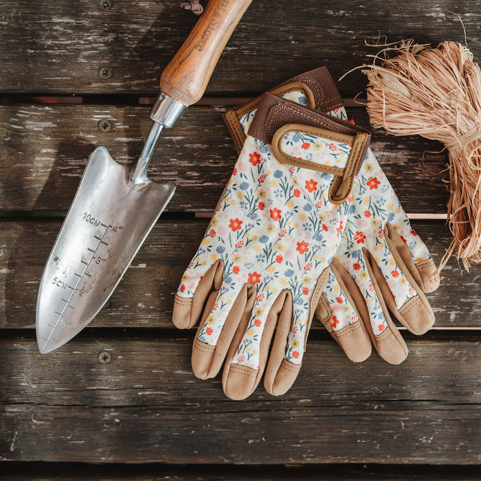 Kent & Stowe Comfort Gloves Meadow Flowers on bench