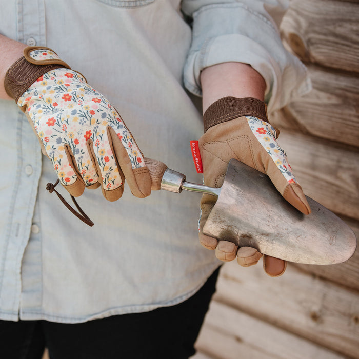 Kent & Stowe Comfort Gloves Meadow Flowers with hand trowel