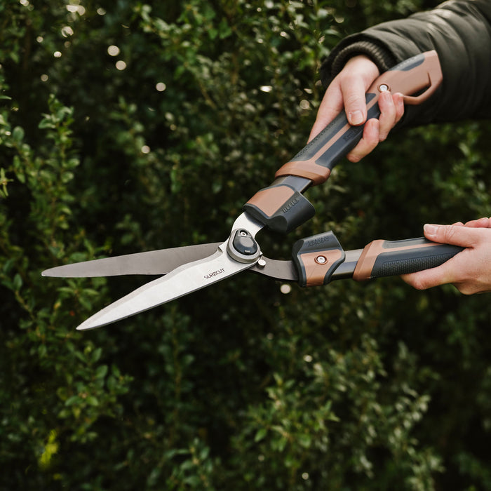 Kent & Stowe Garden Life Box Shears holding