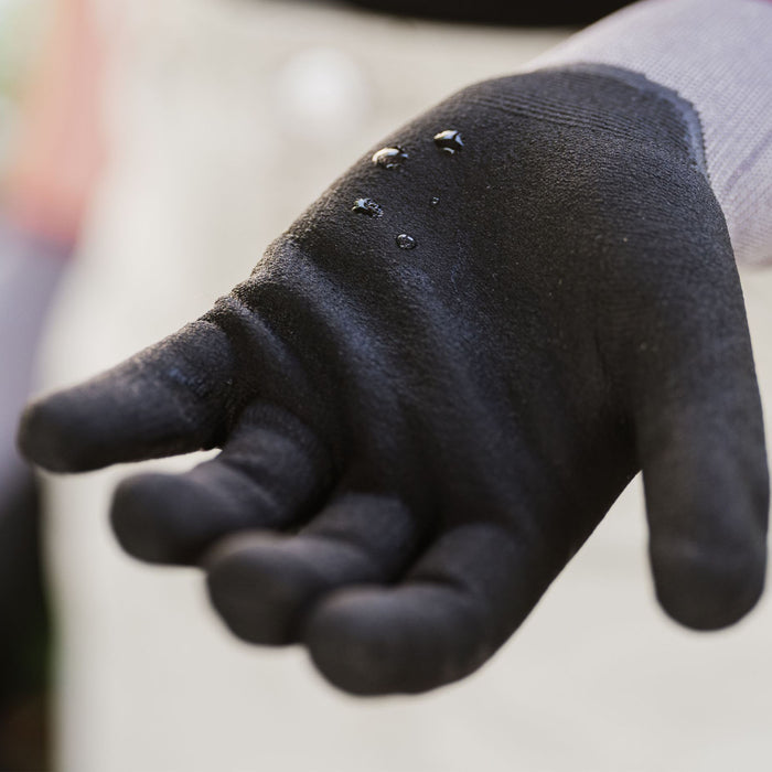 Kent & Stowe Premium Seed & Weed gloves close up of water droplets